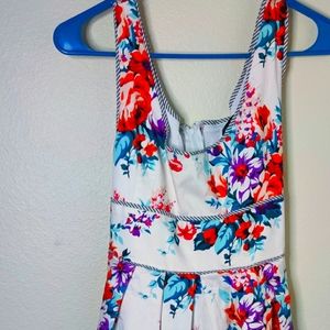 Alyn Paige floral sleeveless midi dress